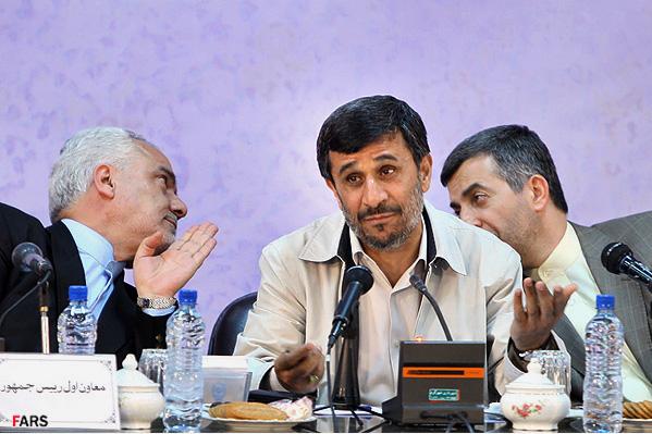 احمدی‌نژاد بازهم در آستانه انتخابات بیانیه داد؛ دولتم بدهکار نبود